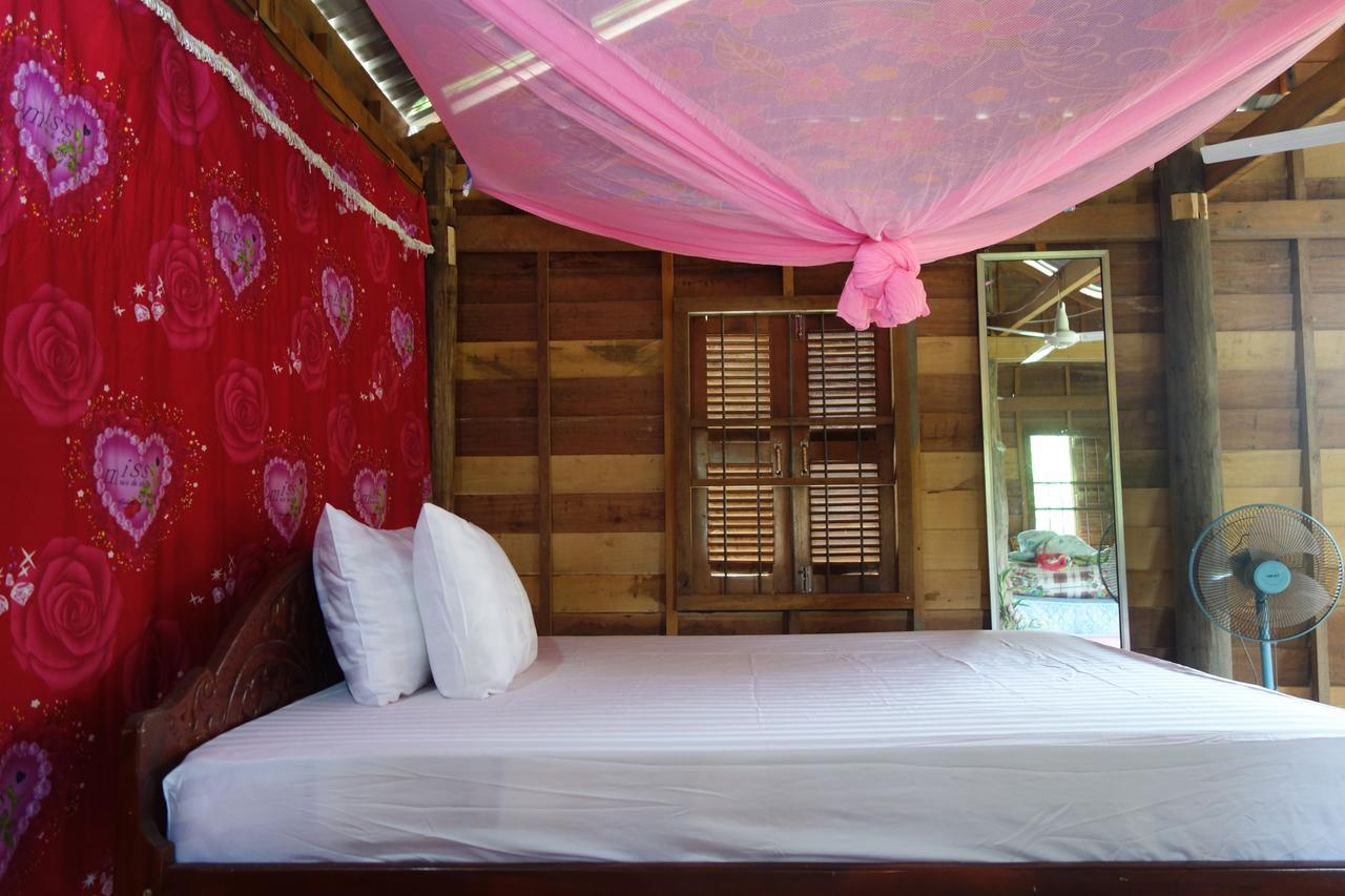 Authentic Cambodian Angkor Cottage Siem Reap Exterior photo