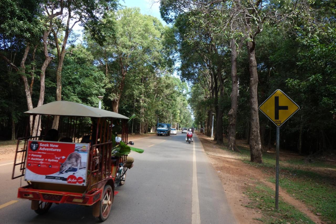 Authentic Cambodian Angkor Cottage Siem Reap Exterior photo