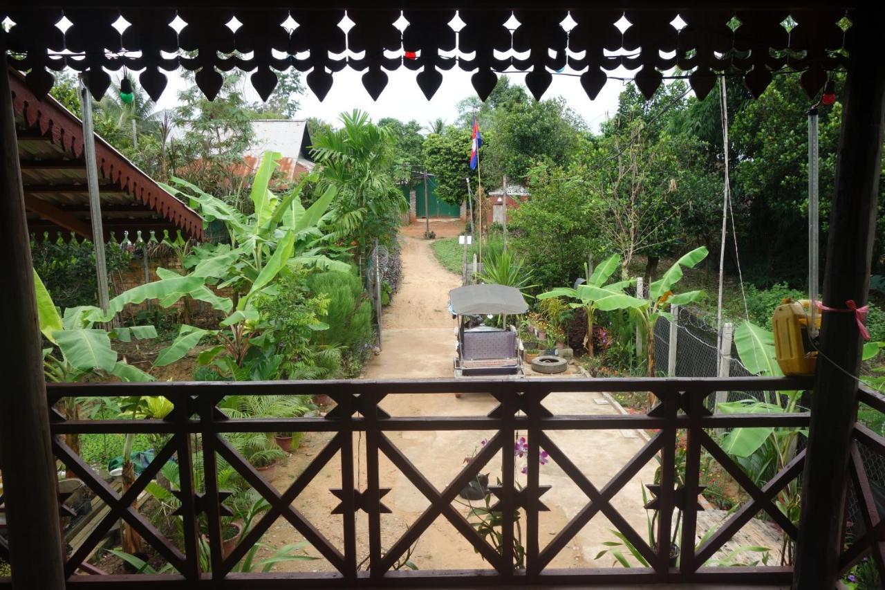 Authentic Cambodian Angkor Cottage Siem Reap Exterior photo